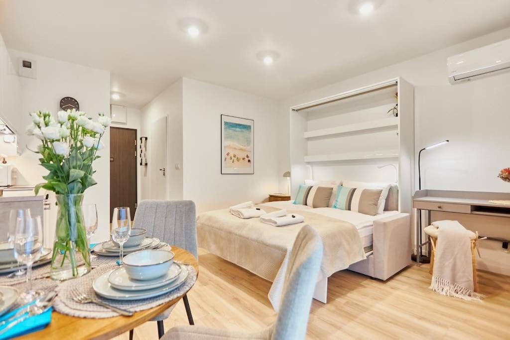 Golden Hour Apartments- Plac Slowianski 26 シフィノウイシチェ エクステリア 写真
