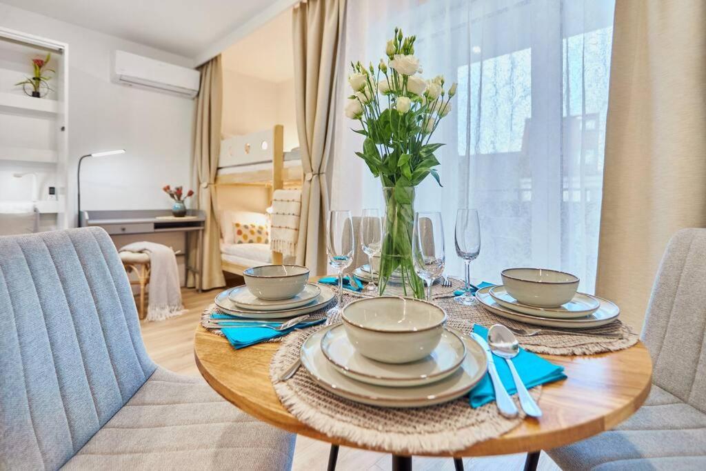 Golden Hour Apartments- Plac Slowianski 26 シフィノウイシチェ エクステリア 写真